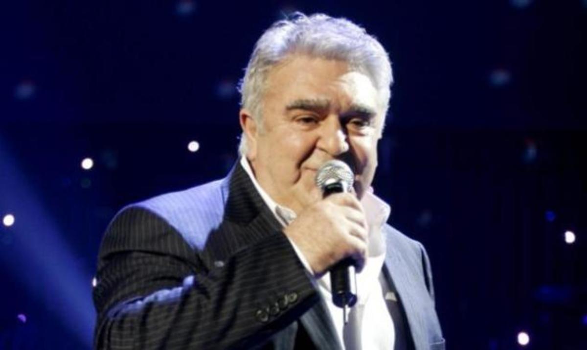 Η σπάνια εμφάνιση του Πασχάλη Τερζή μετά από καιρό!