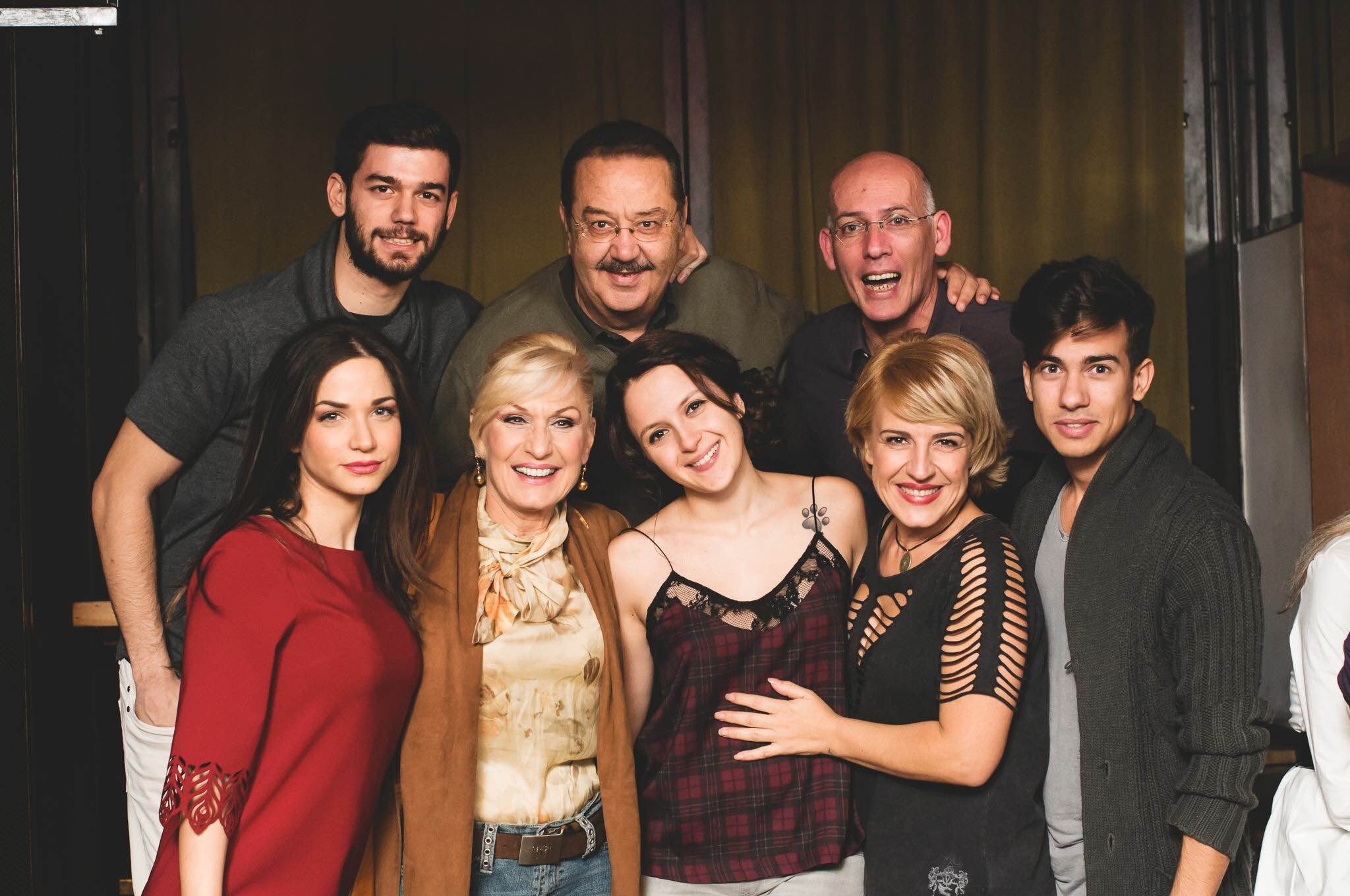 Τρελή Οικογένεια: Οι πρωταγωνιστές της νέας σειράς του Star σε μεγάλα κέφια