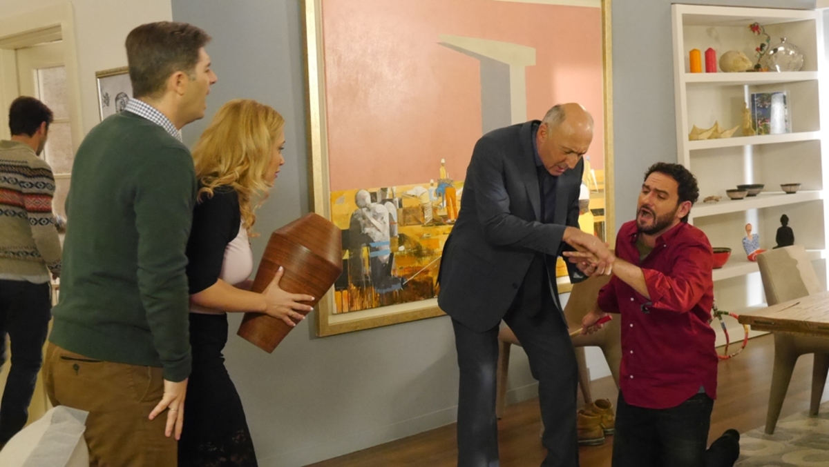 Το σόι σου: Το στοιχειωμένο βάζο