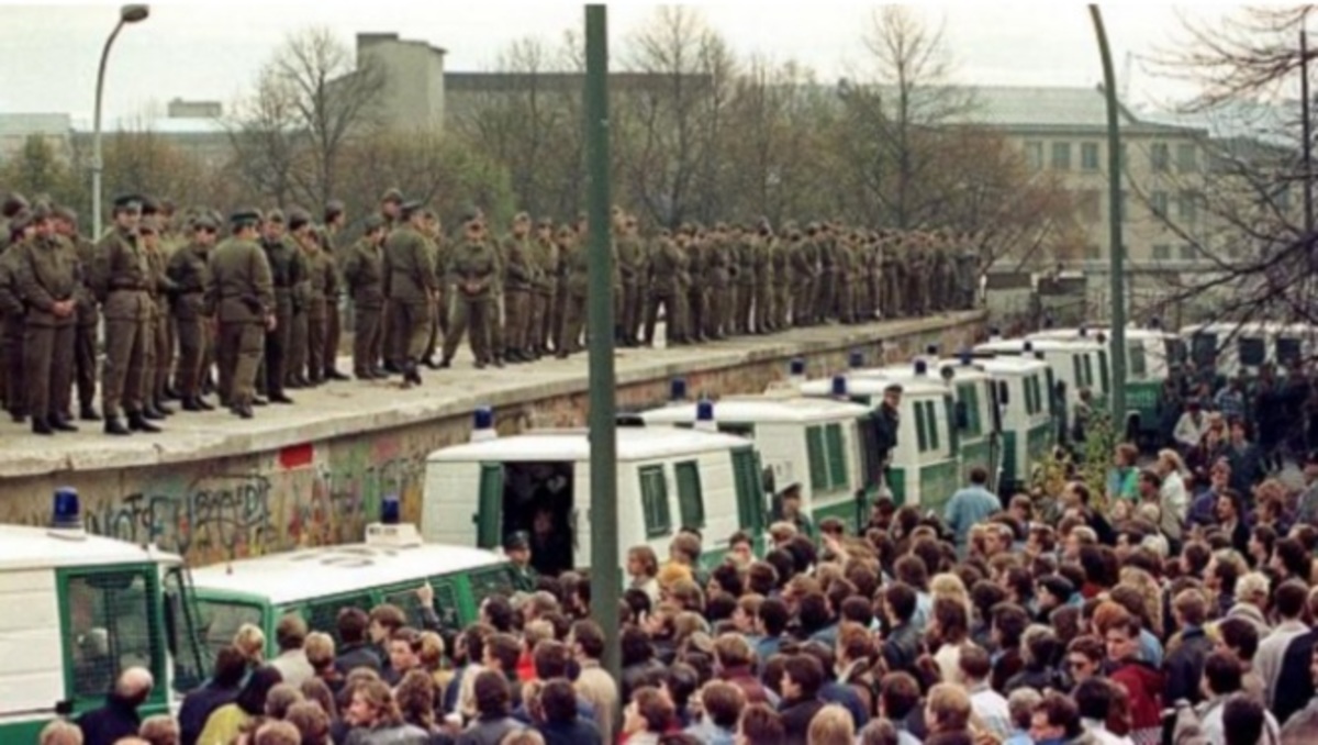 Η ιστορία του Τειχους του Βερολίνου σε 8 συγκλονιστικά βίντεο!