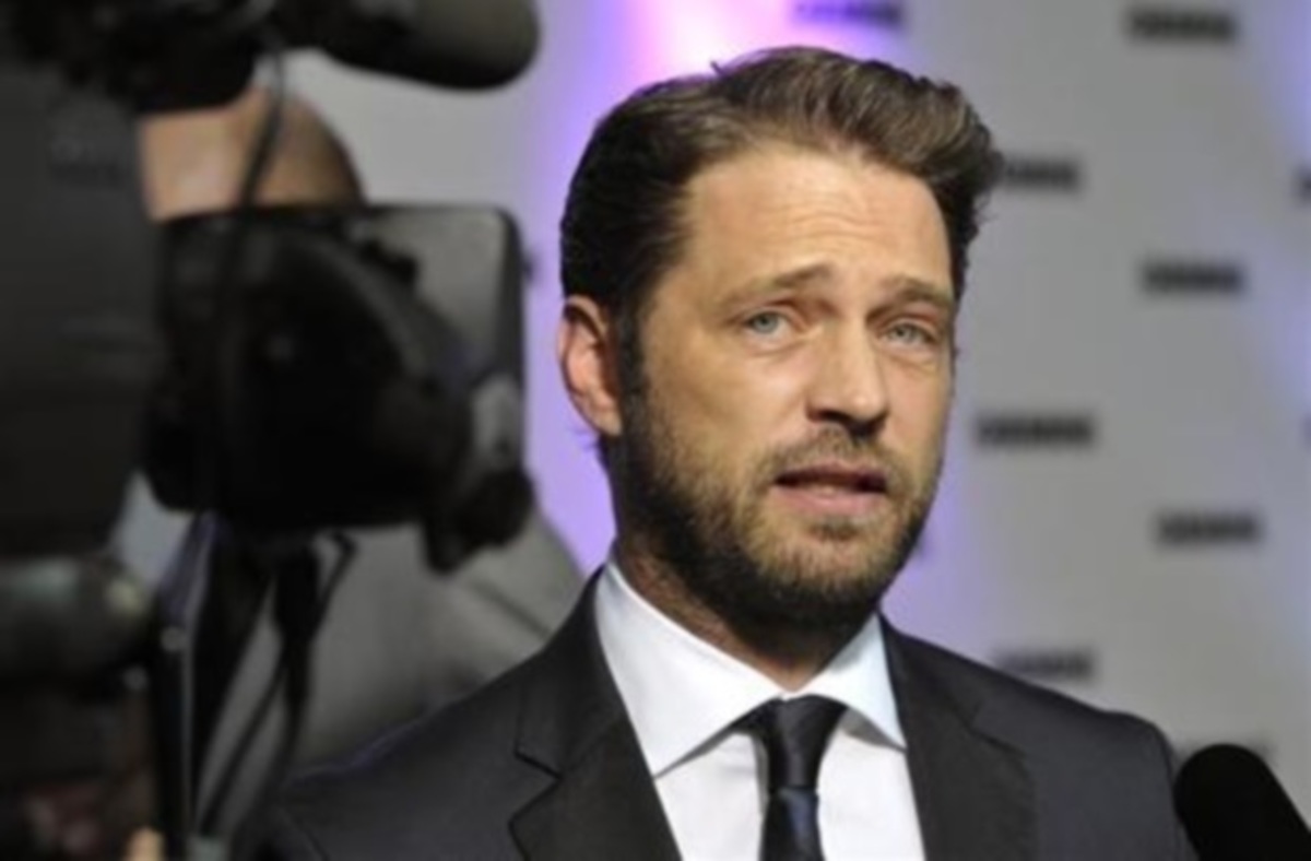 Στο νοσοκομείο ο Jason Priestley μετά από ατύχημα κατά τη διάρκεια γυρισμάτων