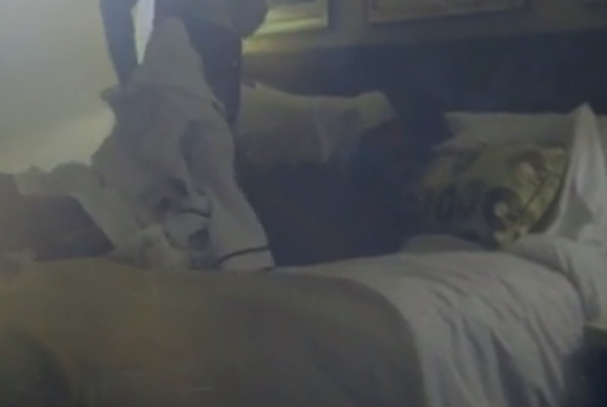 Χάκαραν γνωστή τηλεπερσόνα και βρήκαν το sex tape της!