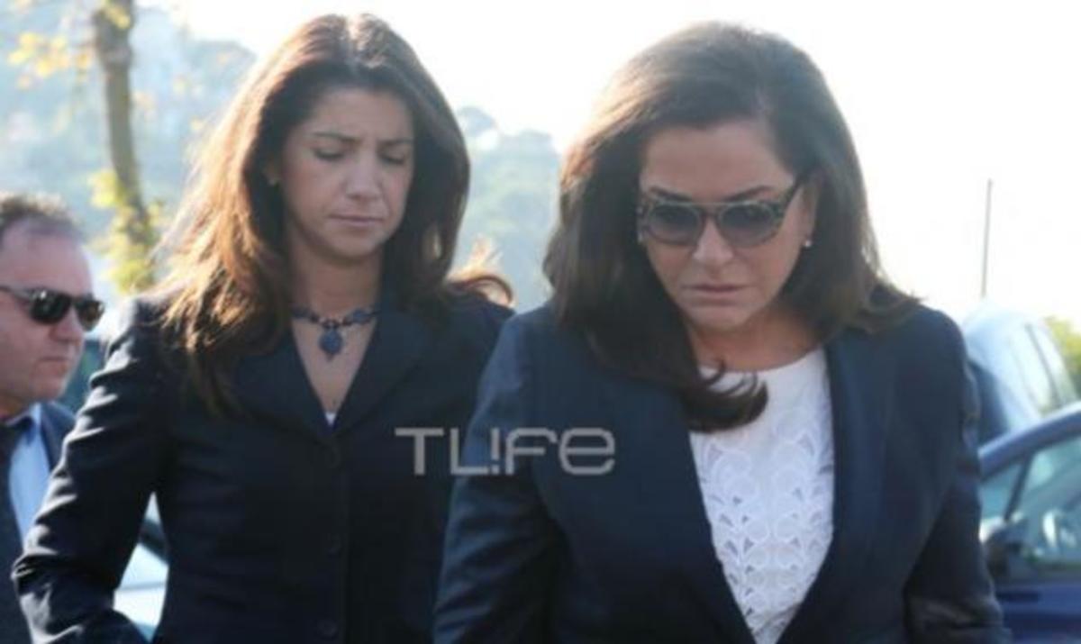 Σε βαρύ κλίμα το τελευταίο αντίο στον Γιάννη Κακουλίδη