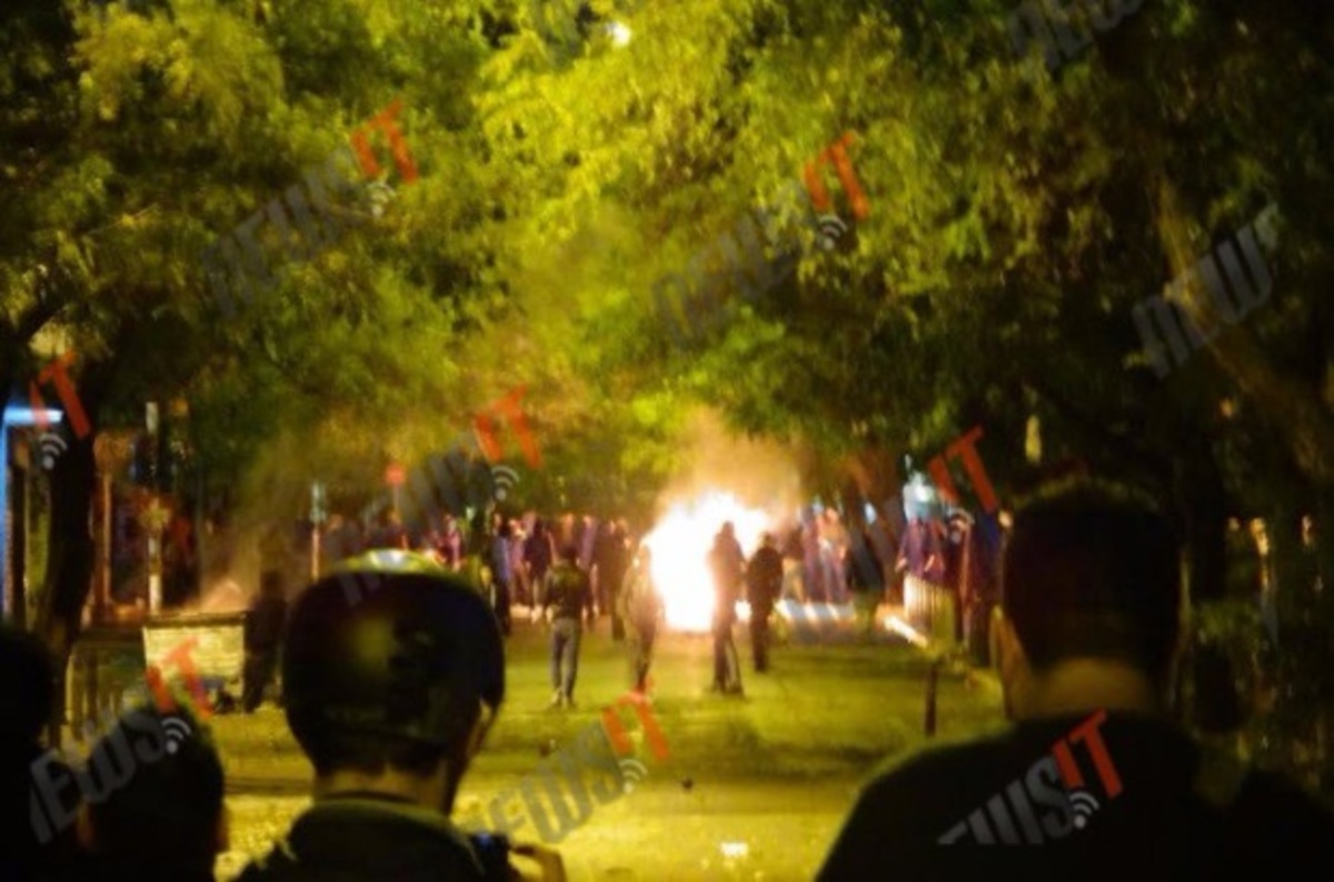 Επεισόδια στα Εξάρχεια μετά τη λήξη της πορείας