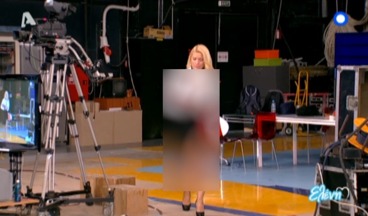 Ελένη Μενεγάκη: Μπήκε στο πλατό σαν sexy δασκάλα!