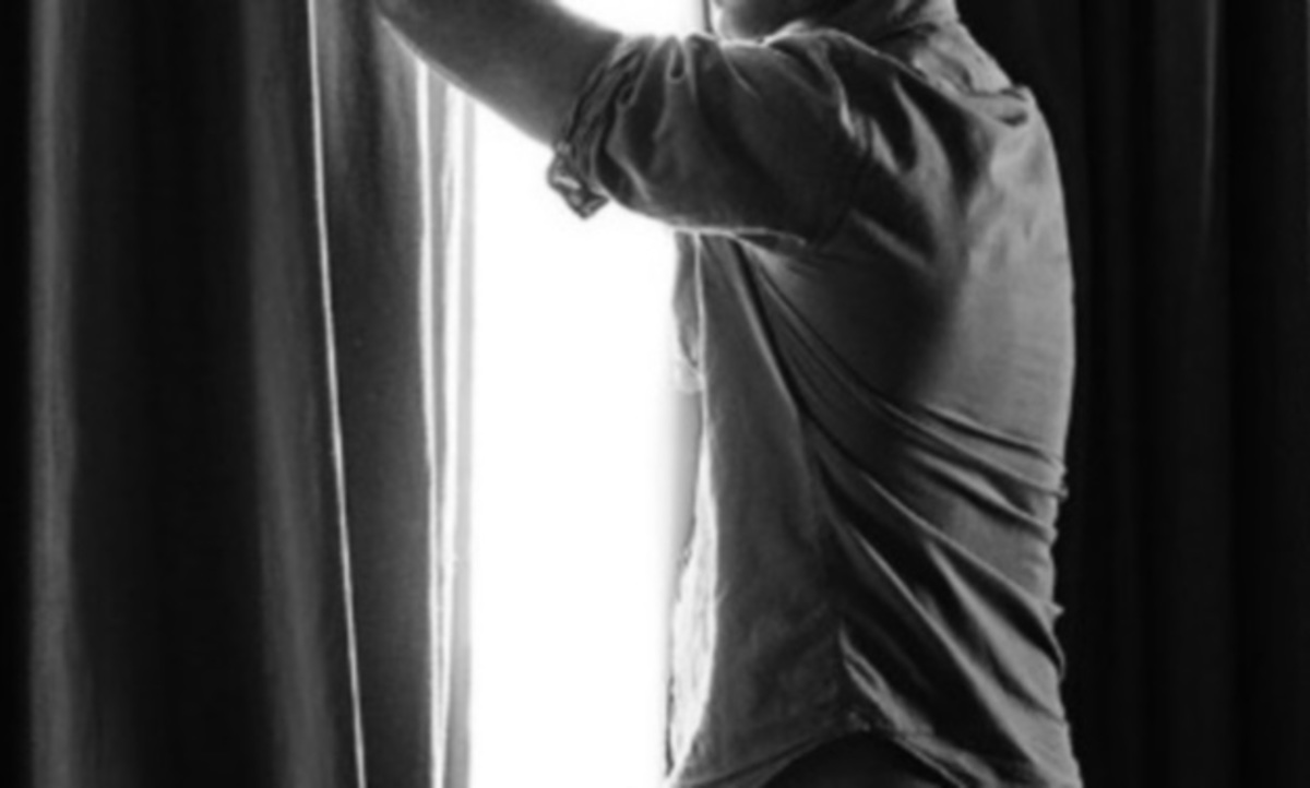 Πασίγνωστος ηθοποιός ποζάρει χωρίς εσώρουχο στα 52 του χρόνια και αναστατώνει!