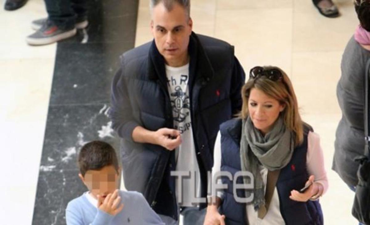Νίκος Στραβελάκης: Σπάνια εμφάνιση με τη σύζυγο και το γιο του!