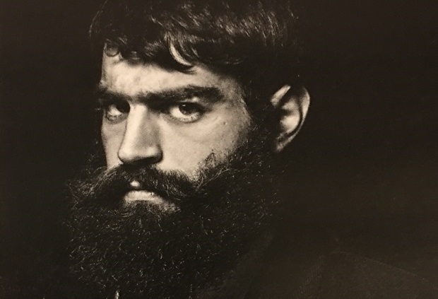 Στάθης Στιβακτάκης: Ο sexy Κρητικός αγρότης φωτογραφίζεται σαν μοντέλο και απαντά σε Λιάγκα και Ντορέττα