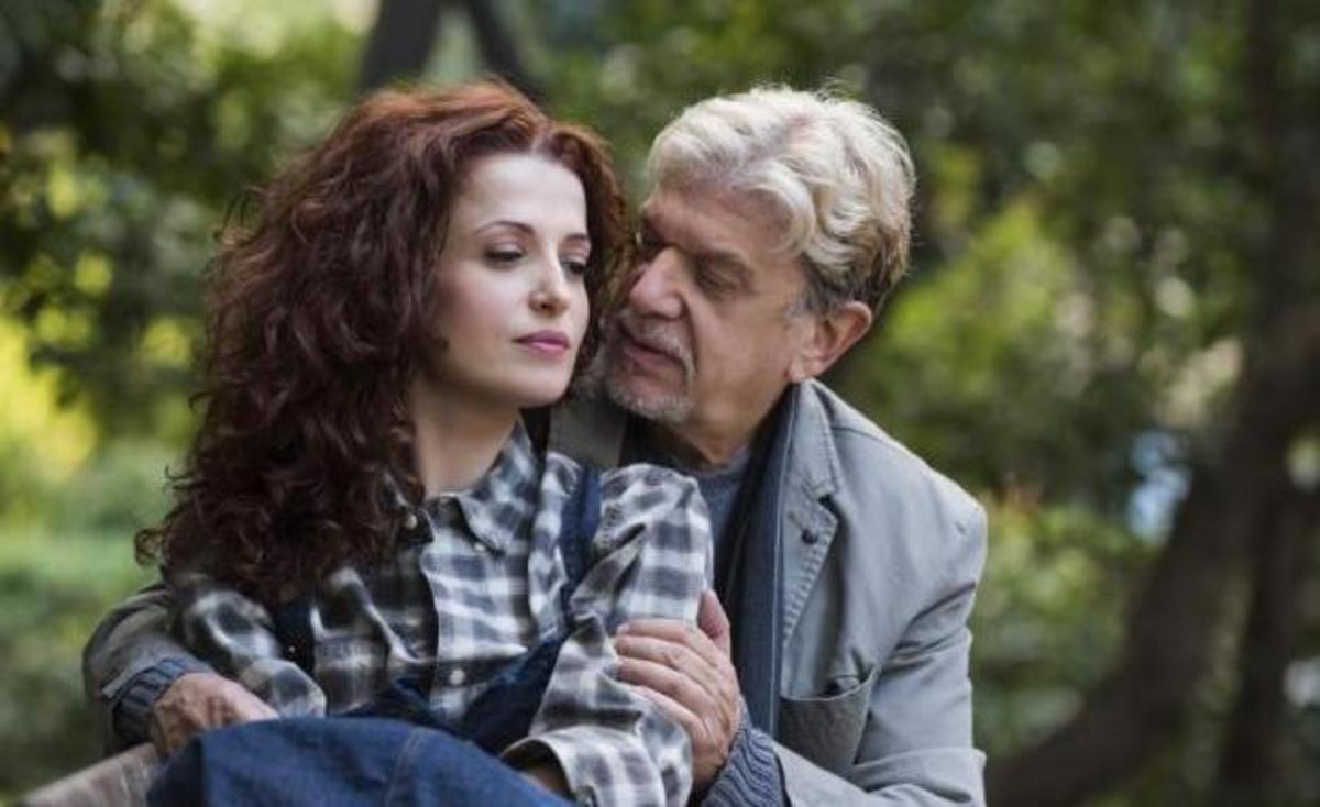 Παιδιά ενός κατώτερου Θεού: Πρεμιέρα απόψε στο θέατρο Βεάκη