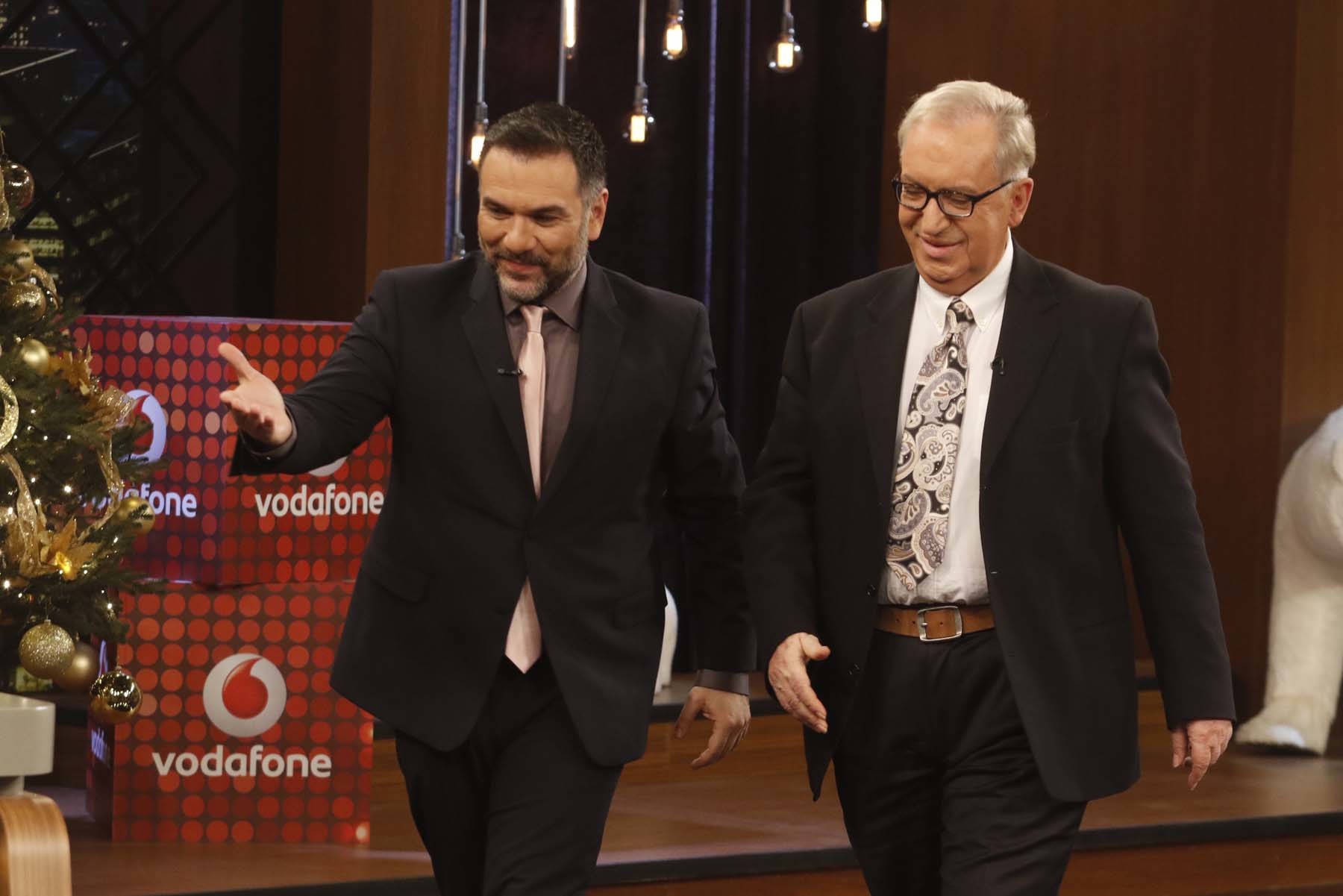 The 2night Show: Ο Κώστας Λεφάκης κάνει προβλέψεις για το 2016!