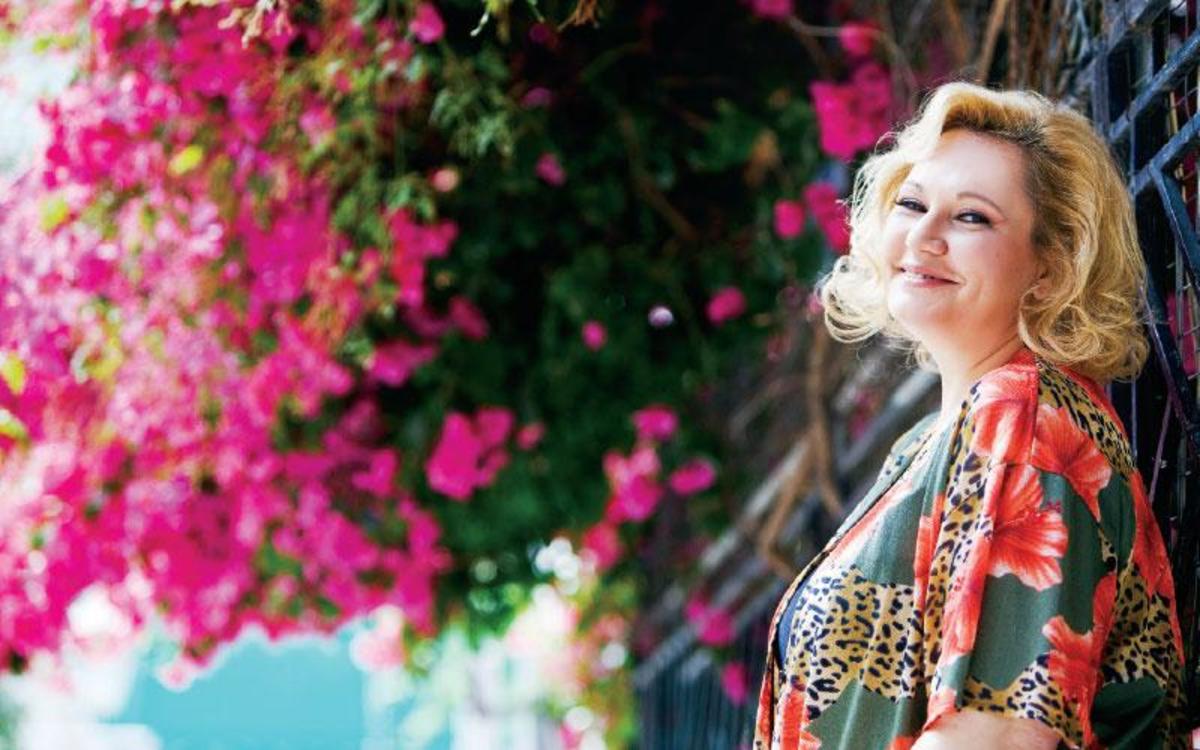 Καίτη Φίνου: «Είμαι ανέραστη! Σιχαίνομαι το σώμα μου…»