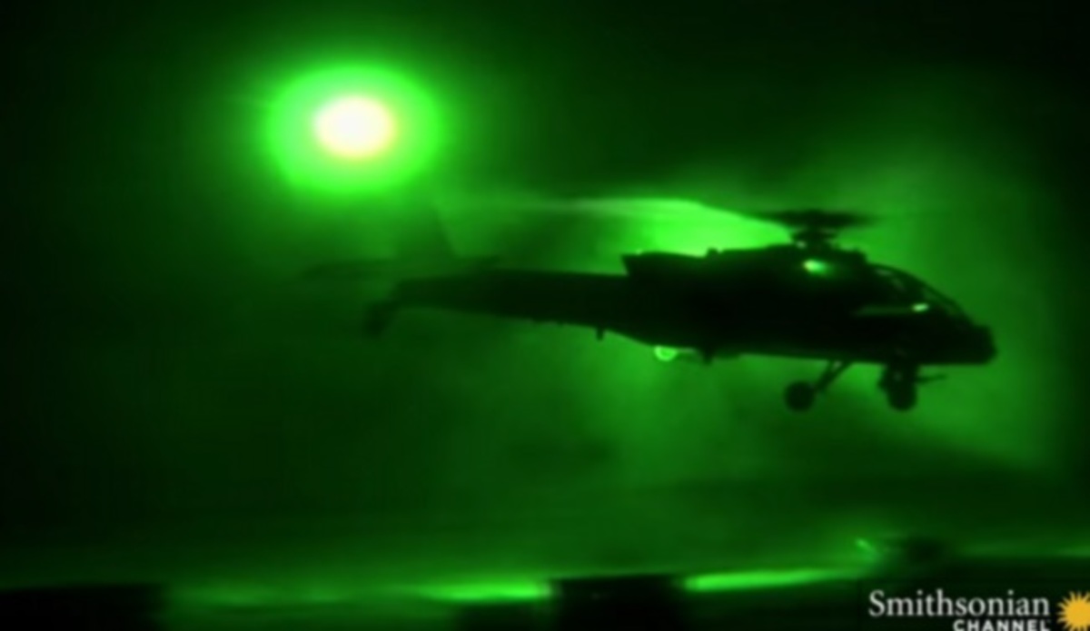 Όταν ελικόπτερα Apache βομβάρδισαν τον Σαντάμ