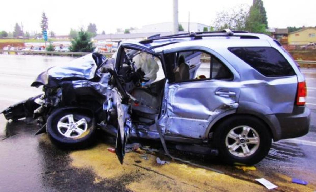 Σοβαρό τροχαίο για γνωστό τραγουδιστή – Στο νοσοκομείο η συνεπιβάτης του!