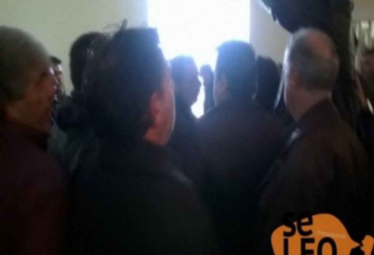 Πιάστηκαν στα χέρια αγρότες με στελέχη του ΣΥΡΙΖΑ