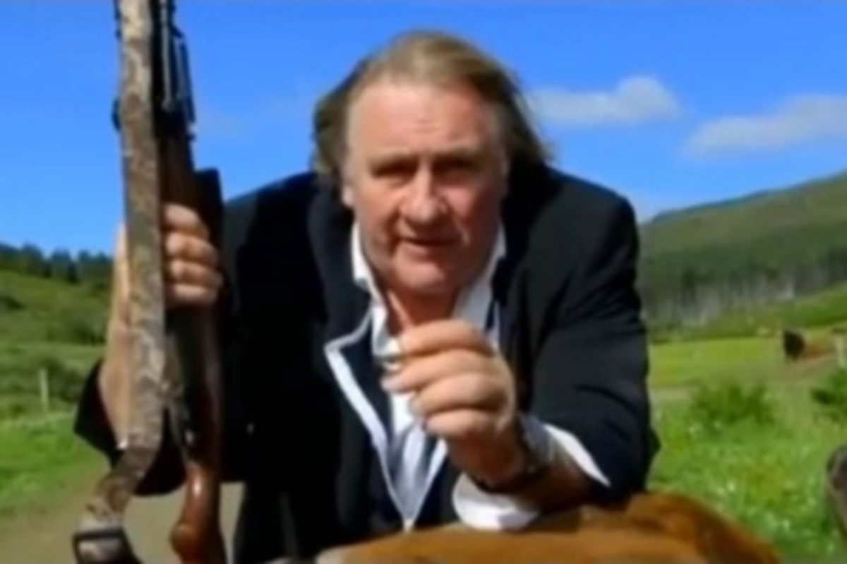 Gerard Depardieu – Παγκόσμιος σάλος με διαφήμιση με νεκρό ελάφι