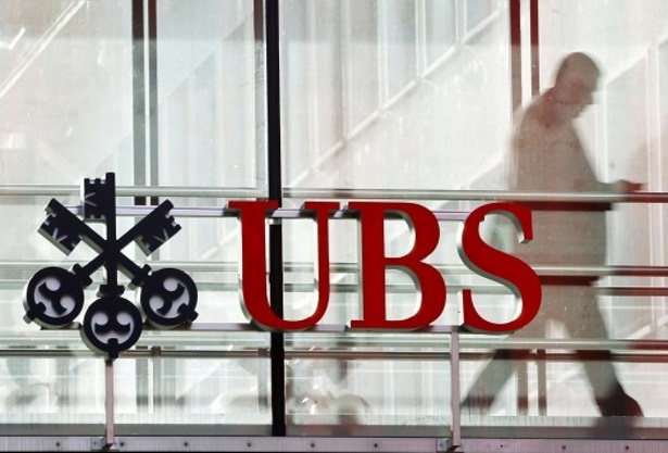 UBS: Οι τραγουδίστριες, η δημοσιογράφος, ο ζωγράφος και ο παπάς με τα εκατομμύρια