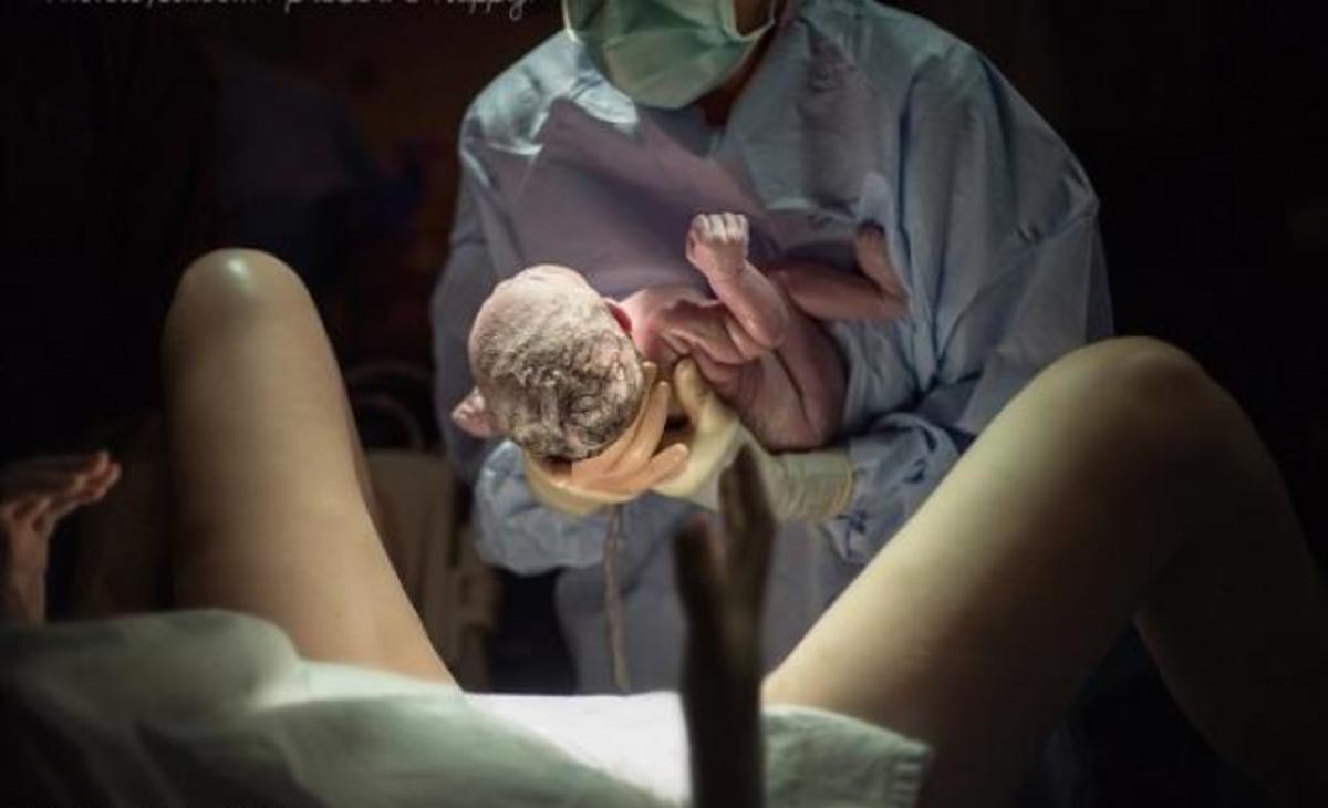 Το θαύμα της γέννας – Συγκλονιστικές φωτογραφίες πριν και μετά τον τοκετό