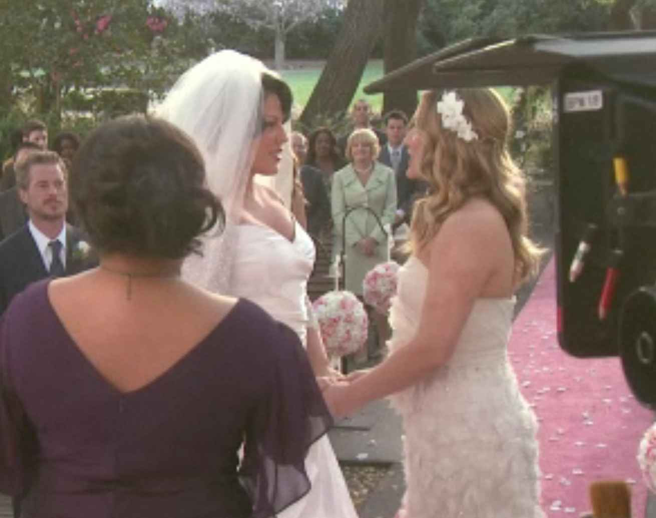 Οι γιατρίνες του “Grey’s Anatomy” που παντρεύονται… μεταξύ τους!