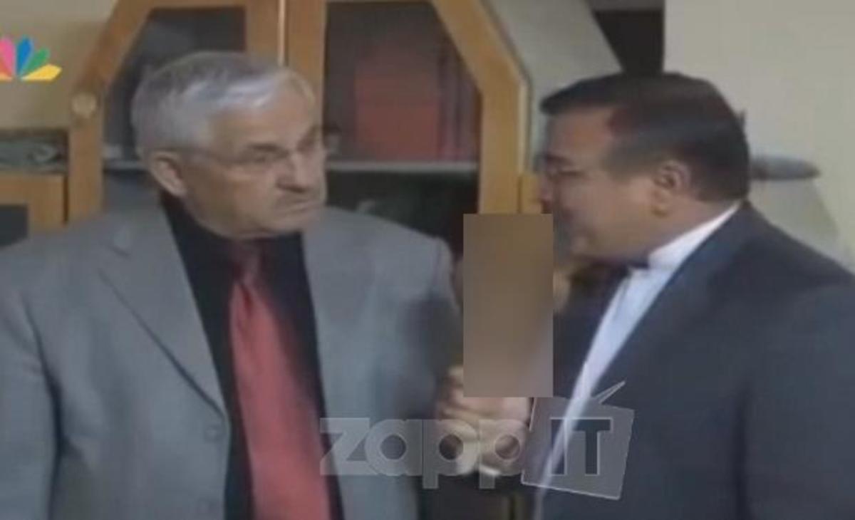 Επική γκάφα Τούρκου ρεπόρτερ! Κρατούσε το μικρόφωνο, αλλά μιλούσε στο…