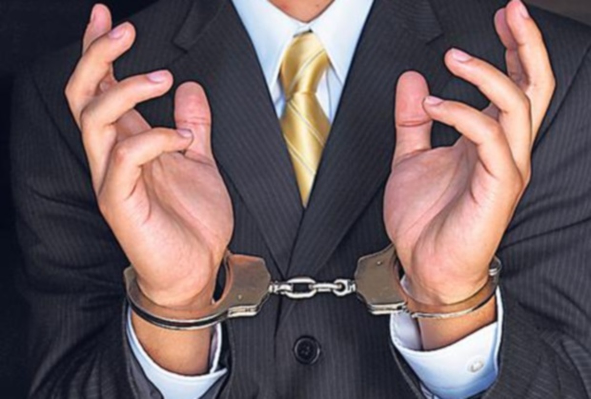 Βόμβα! Συνελήφθησαν μεγάλος εκδότης και ιδιοκτήτης ΜΜΕ και δύο δημοσιογράφοι – Εκβίαζαν δημόσιες επιχειρήσεις και τράπεζες