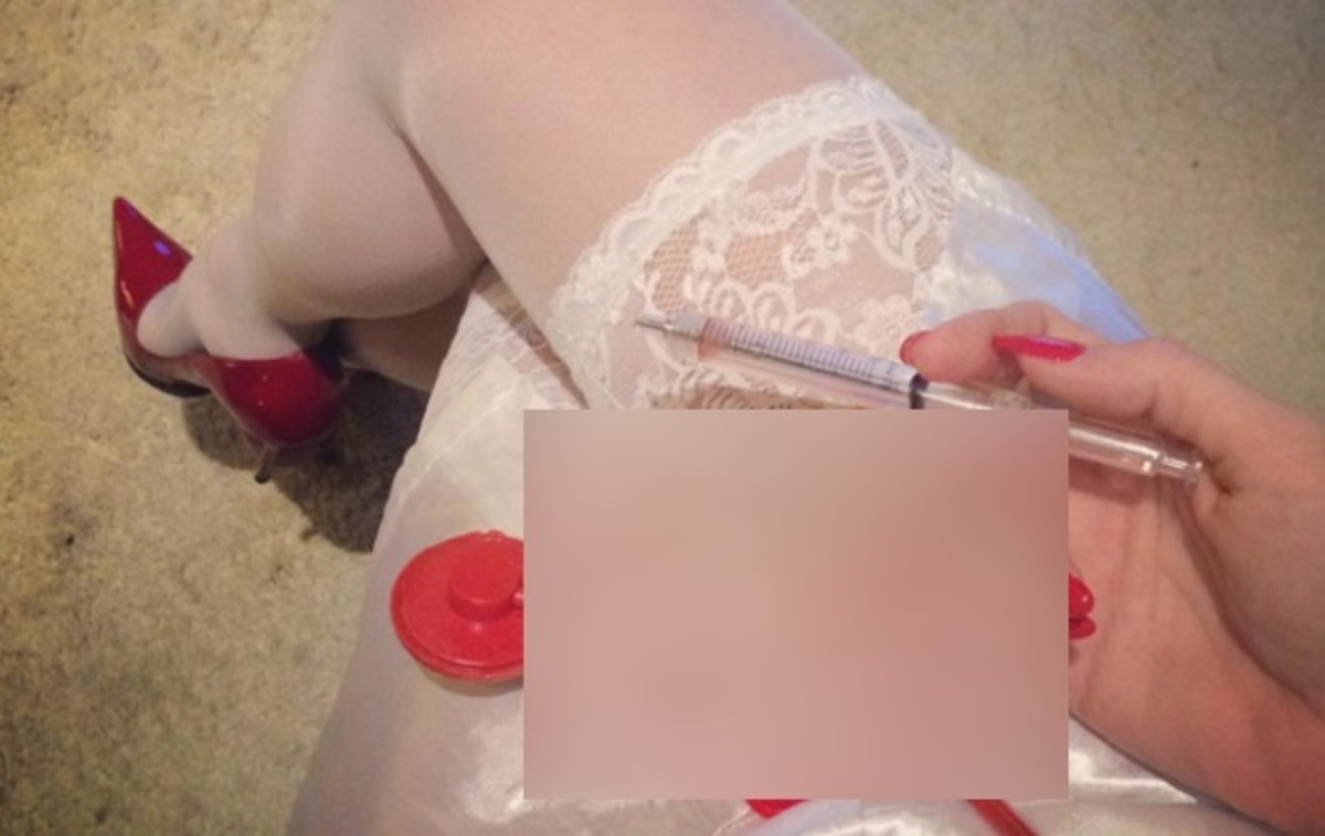 Γνωστή Ελληνίδα ντύθηκε καυτή νοσοκόμα! Χαμός στο instagram!