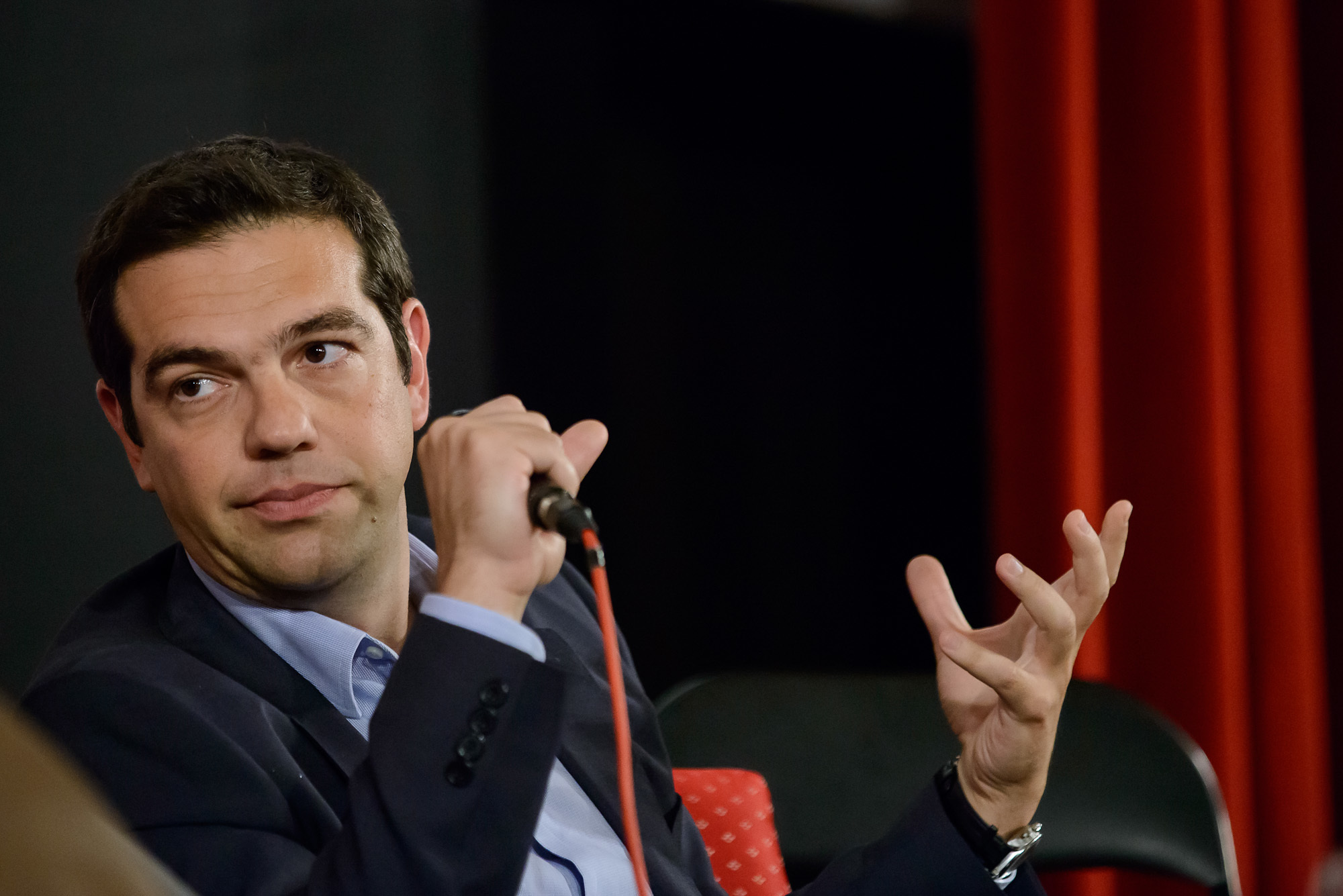 Ο Πρωθυπουργός Αλέξης Τσίπρας… στον ενικό