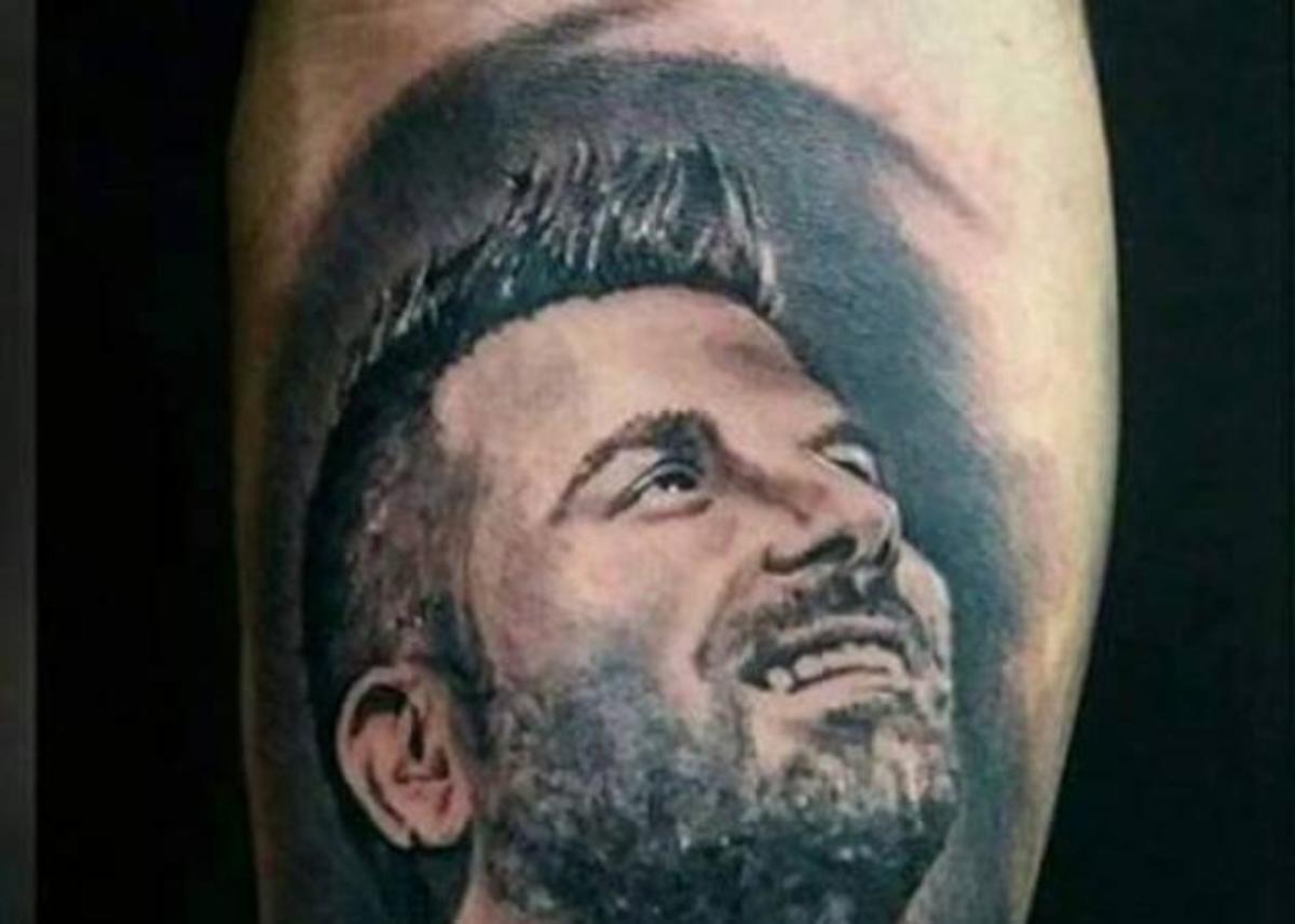 Παντελής Παντελίδης: Κάνουν τατουάζ με τη μορφή του!