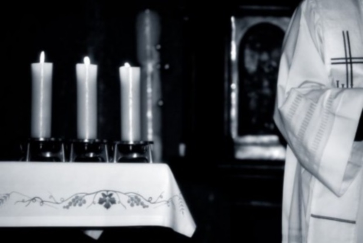 Ιερέας κακοποιούσε σεξουαλικά αγόρια σε καταφύγια – Κρατούσε video και φωτογραφίες!