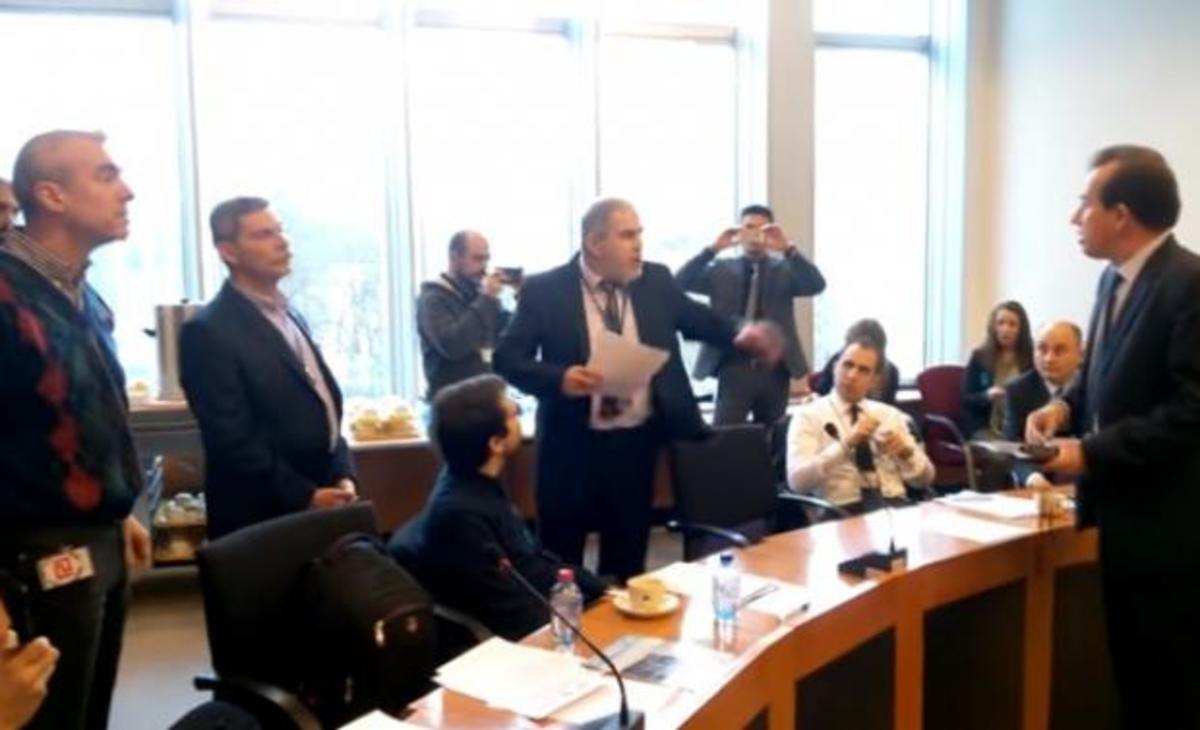 Χρυσαυγίτικο σόου και στας Ευρώπας! “Μπράβο μαλ…α! Shut up” (BINTEO)
