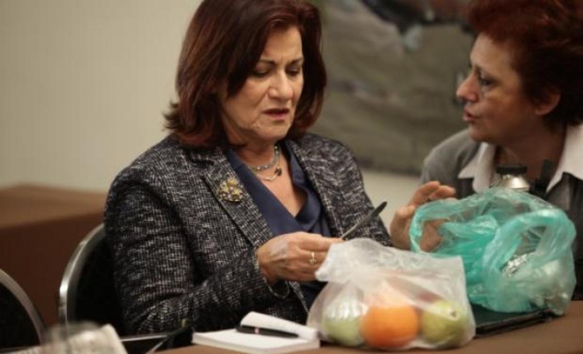 Από τα γεμιστά και τις πίτες στα… φρούτα η Θεανώ Φωτίου (ΦΩΤΟ)