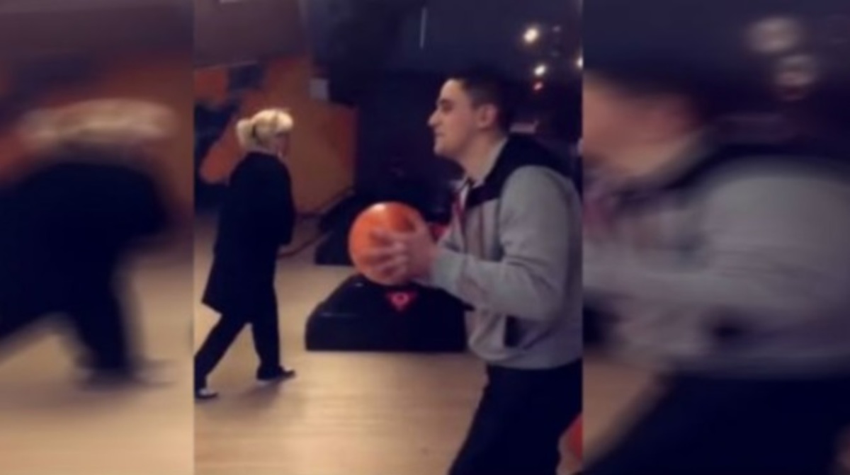 Πήγε για μπόουλινγκ και γκρέμισε το ταβάνι!