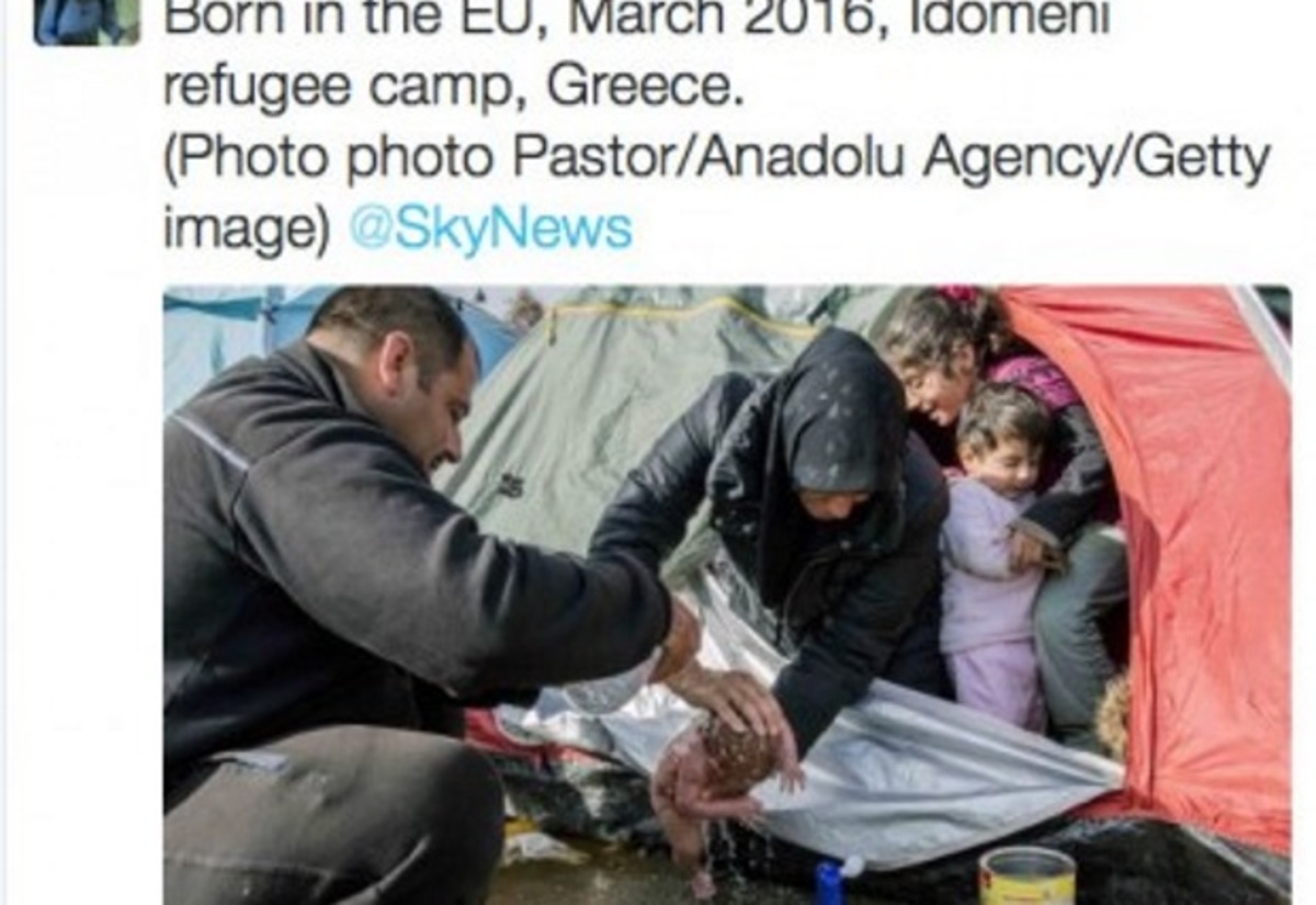 Ο μικρός Χριστός της Ειδομένης γεννήθηκε στις λάσπες – Η Ευρώπη σαν Ηρώδης, παρακολουθεί απαθής