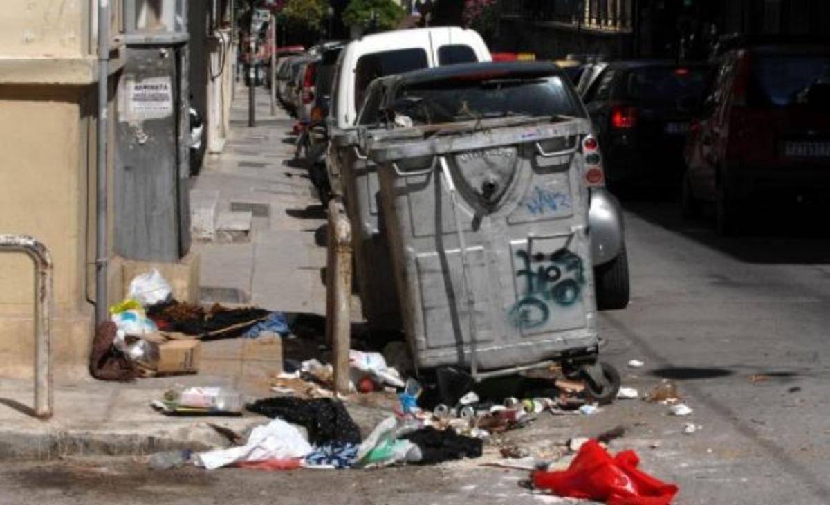 Πάτρα: Ασύλληπτο! Βρήκε μέσα σε κάδο σκουπιδιών ένα 8χρονο κοριτσάκι – Χειροπέδες σε γονείς και γιαγιά!