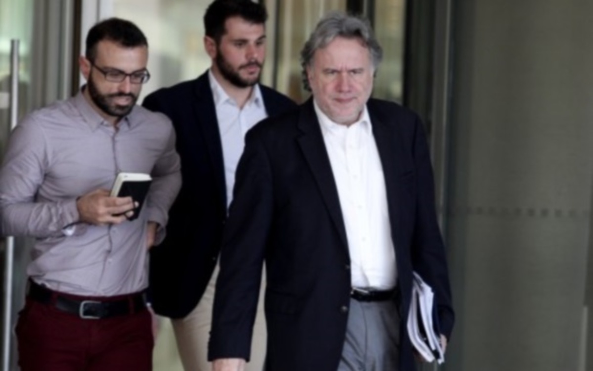 “Έκλεισε” στα 384€ η εθνική σύνταξη – “Τσεκούρι” στις συντάξεις πάνω από 1.400€ – Τα τρία “αγκάθια” για το ασφαλιστικό