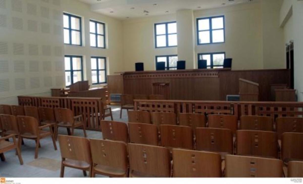10 χρόνια φυλακή στην 41χρονη που εξέδιδε την 16χρονη κόρη της φίλη της – Ανατριχιαστικές λεπτομέρειες