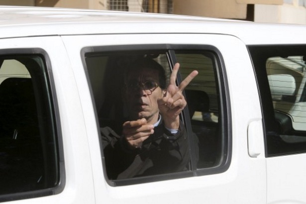 Ξεσπά η γυναίκα του αεροπειρατή της Κύπρου