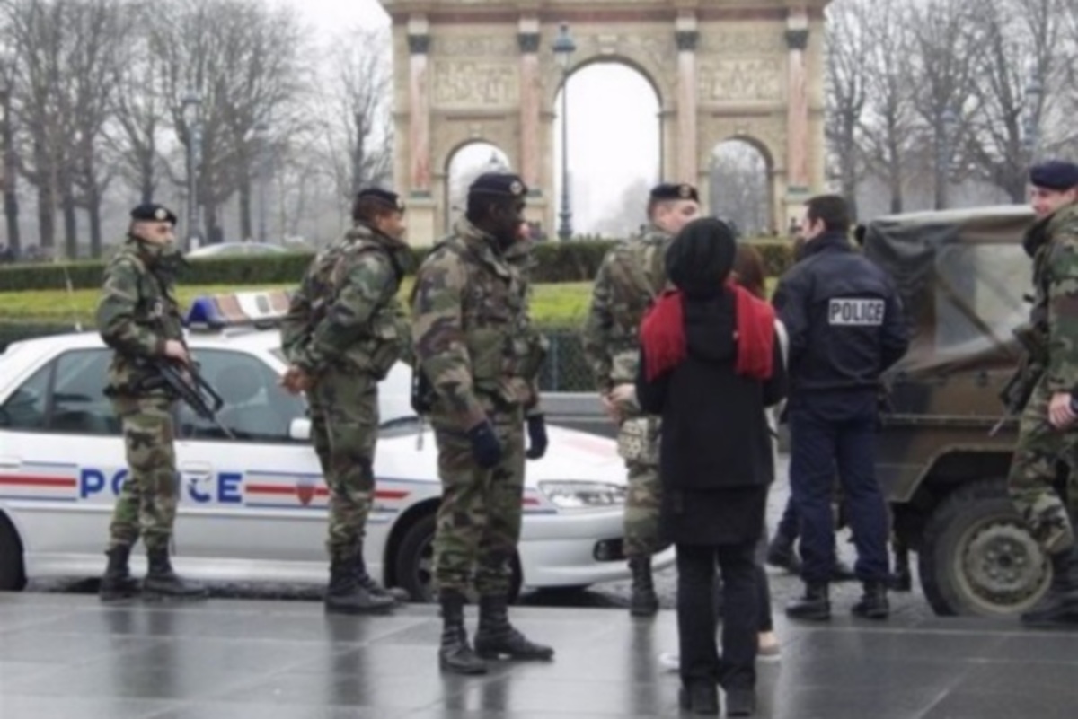 Πυροβολισμοί στο Παρίσι! Αστυνομικοί έχουν αποκλείσει την περιοχή