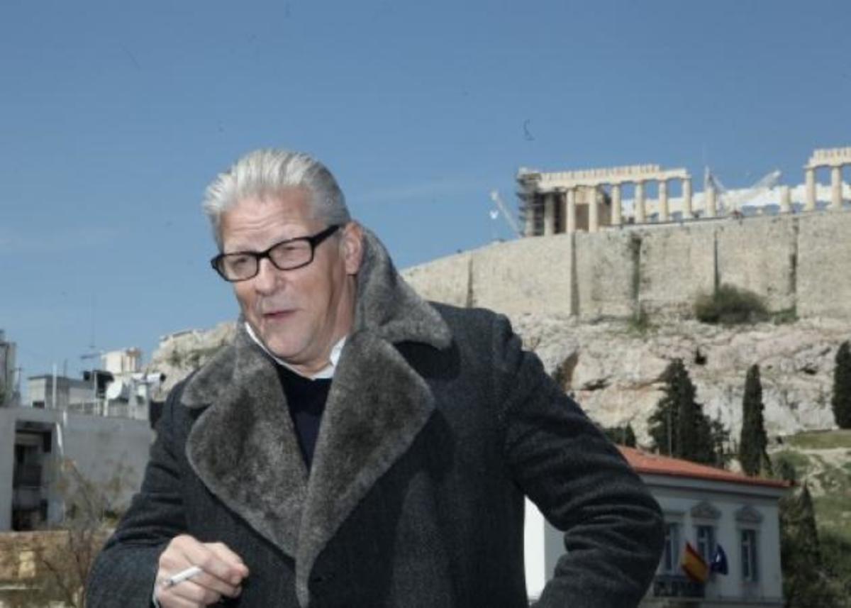 Σκληρή απάντηση Γιαν Φαμπρ: «Ανοίξατε τα στόματά σας – Ανοίξτε και τα αυτιά και τα μάτια σας»