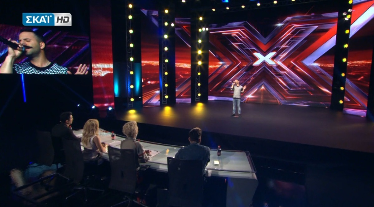 X Factor: Πήγε με τσιγκελωτό μουστάκι αλλά τους κέρδισε με τη φωνή του