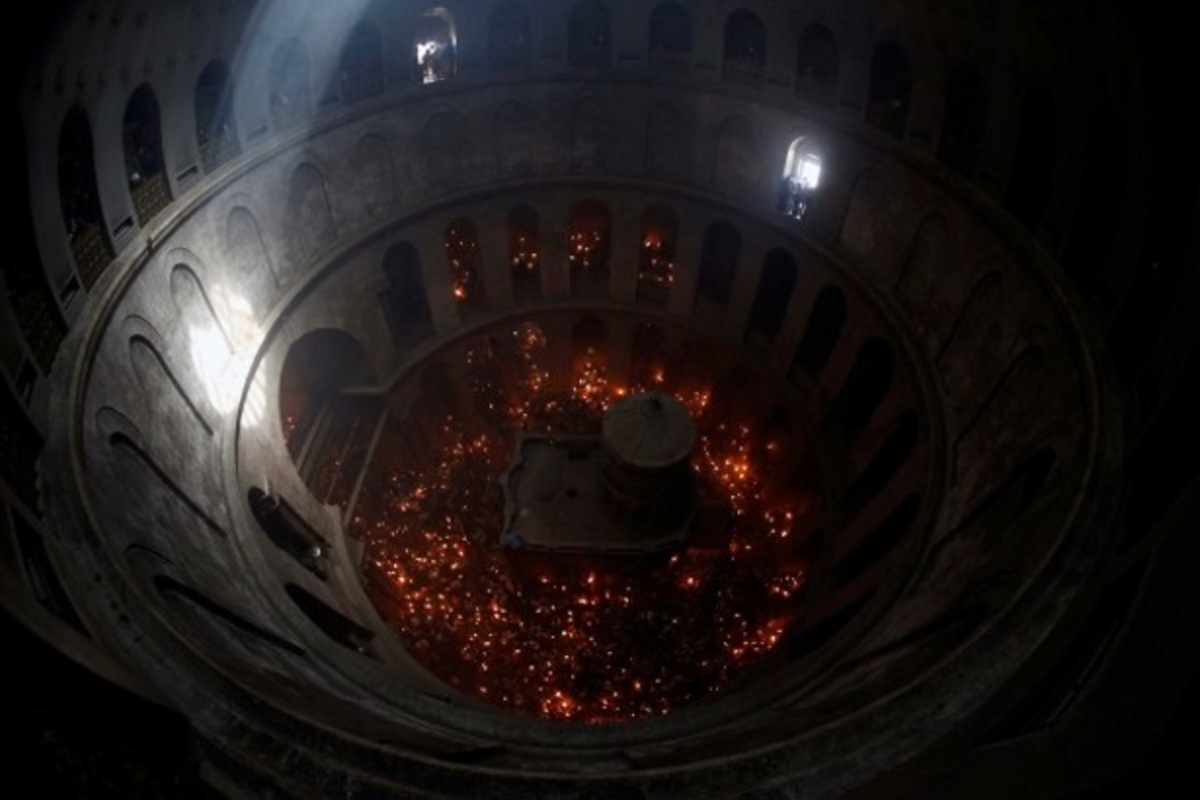 Άγιο Φως: Δεύτε λάβετε Φως! Έγινε η Αφή σε κλίμα κατάνυξης