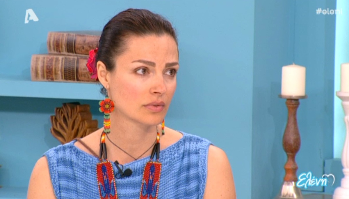 Άννα Δημητρίεβιτς: Βγήκε εντελώς άβαφη στην Ελένη Μενεγάκη