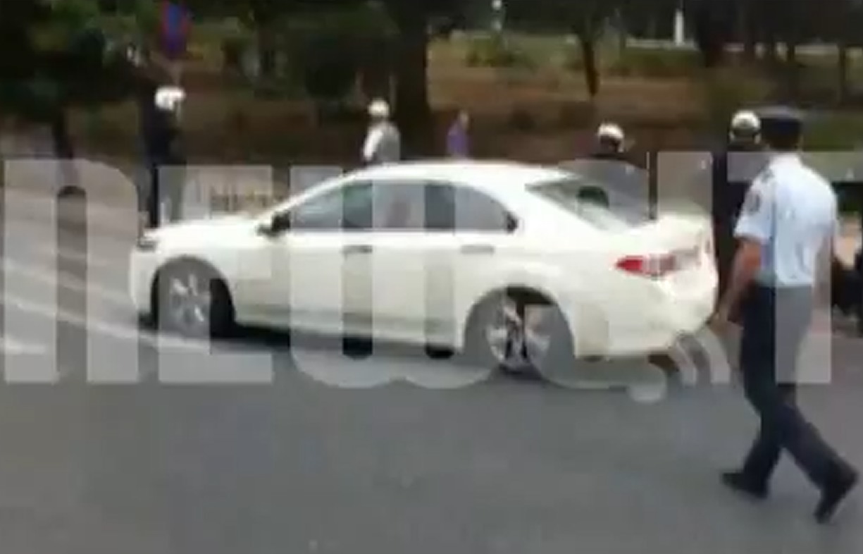 Πρωτοφανείς αποδοκιμασίες σε απευθείας σύνδεση!