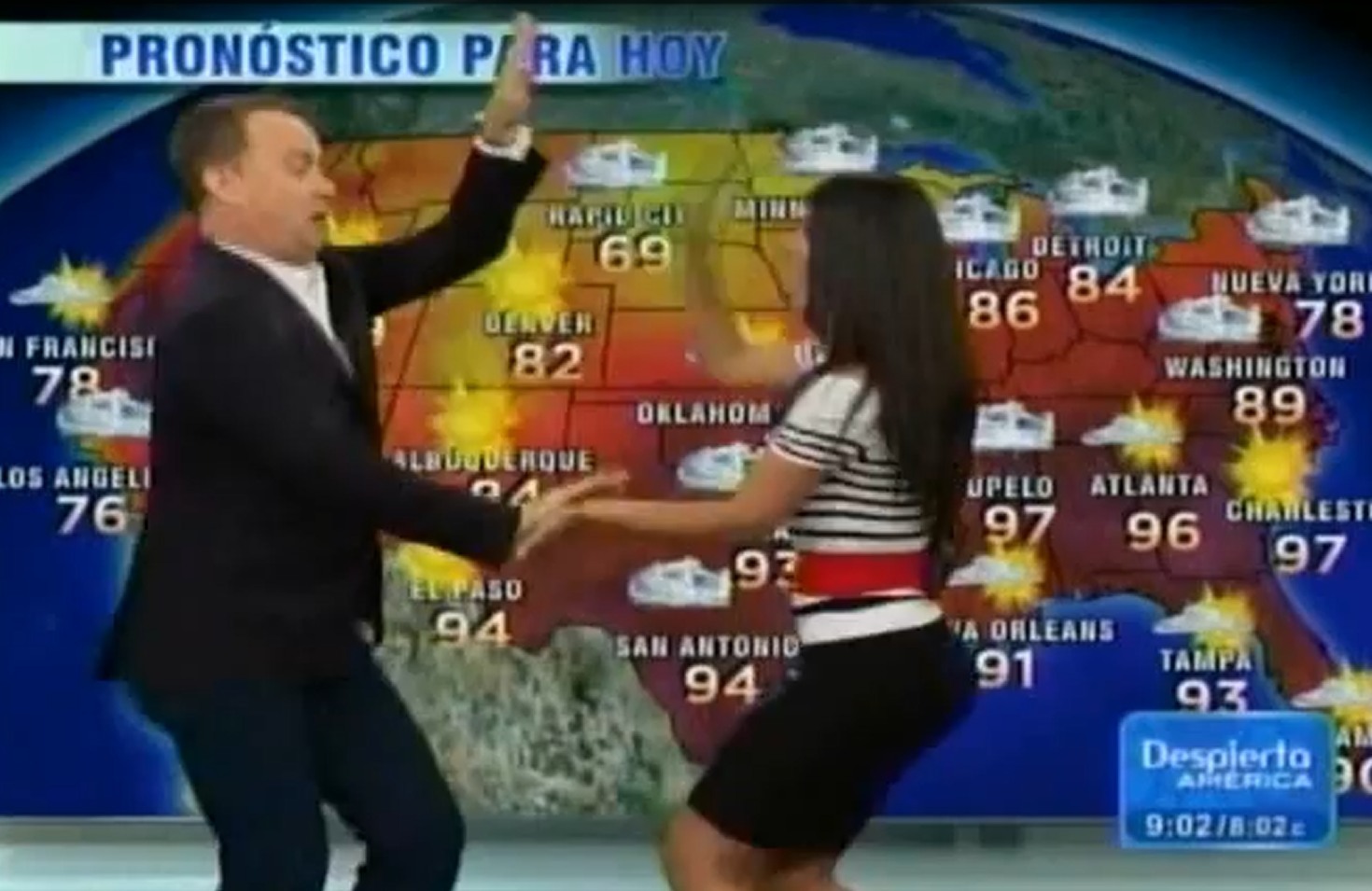 Ο Τομ Χανκς λέει τον καιρό χορεύοντας