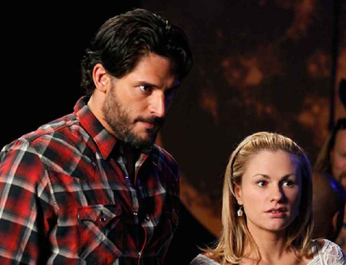 O Joe Manganiello απ' τη σειρά “True Blood” φωτογραφήθηκε στην Σαντορίνη!
