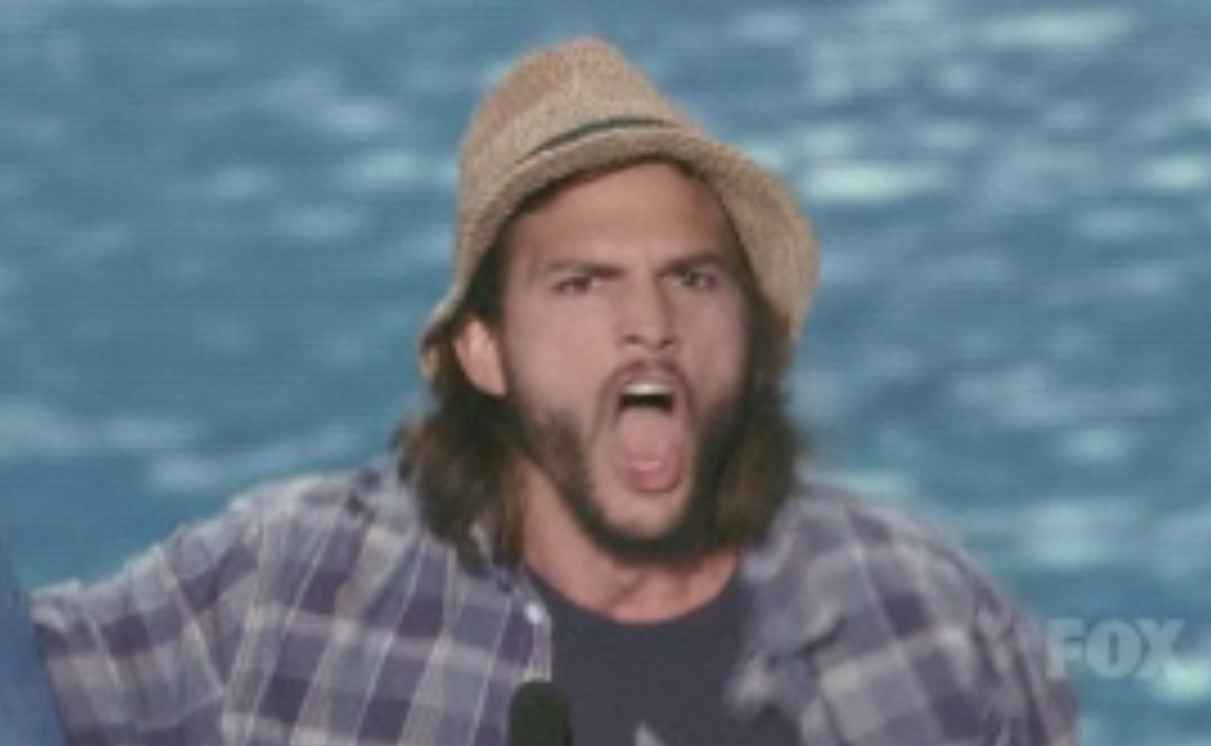 Το τραγούδι του Ashton Kutcher που έκλεψε την παράσταση στα “Teen Choice Awards”