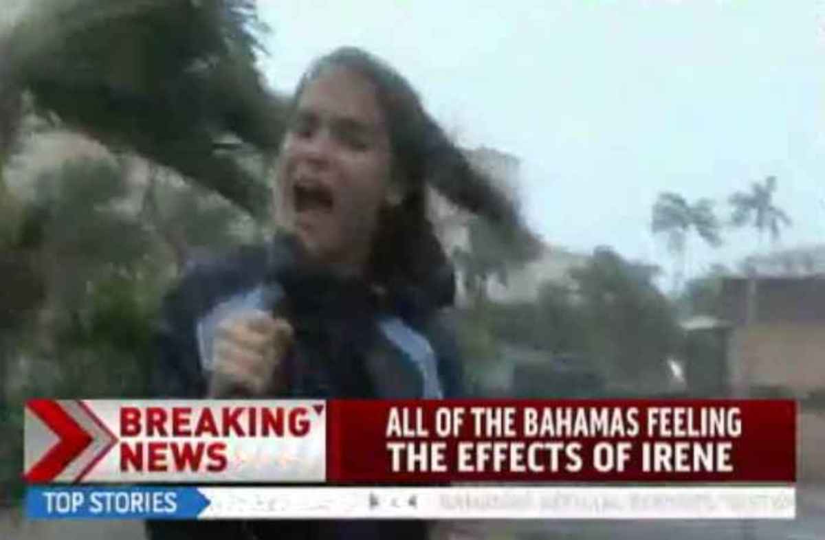 Ρεπόρτερ έτοιμη να… απογειωθεί απ' τον τυφώνα Irene