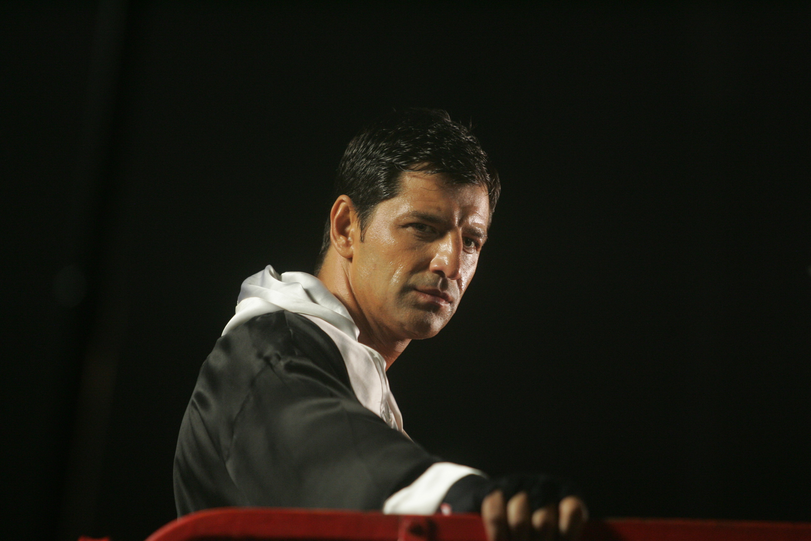 Sakis:Δεν αρκεί η λάμψη και το ” σεξ απίλ” για να τον κάνει παρουσιαστή