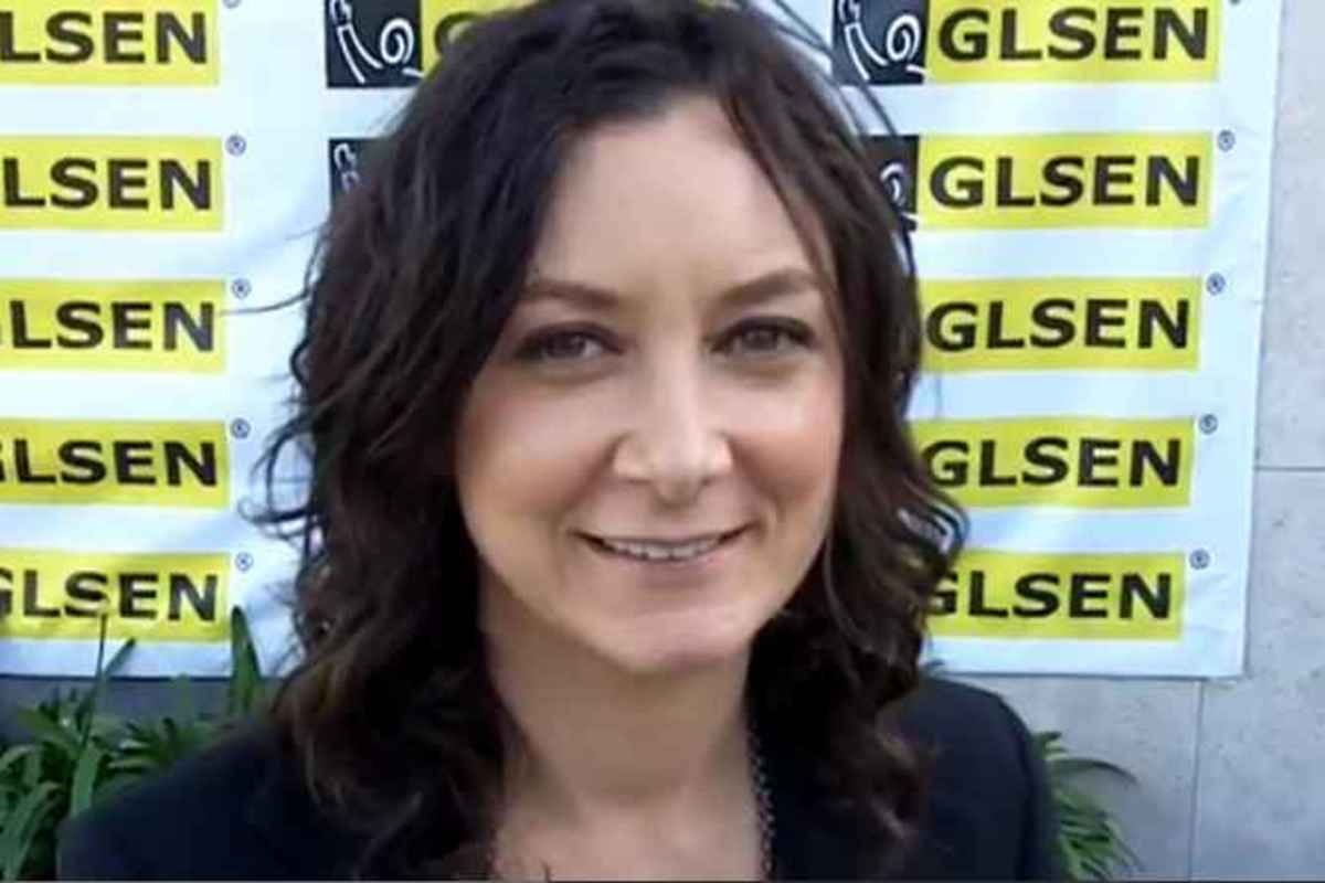 Η τηλεοπτική κόρη της “Roseanne” χώρισε με τη σύντροφό της