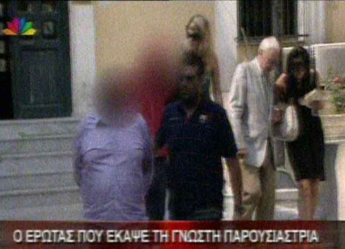 Ο έρωτας “έκαψε” την παρουσιάστρια με τον κλεμμένο πίνακα