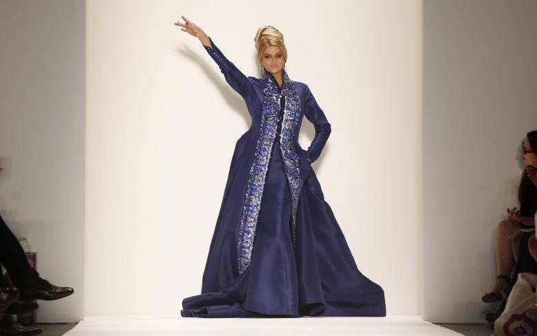 Η Kirstie Alley ανέβηκε στην πασαρέλα